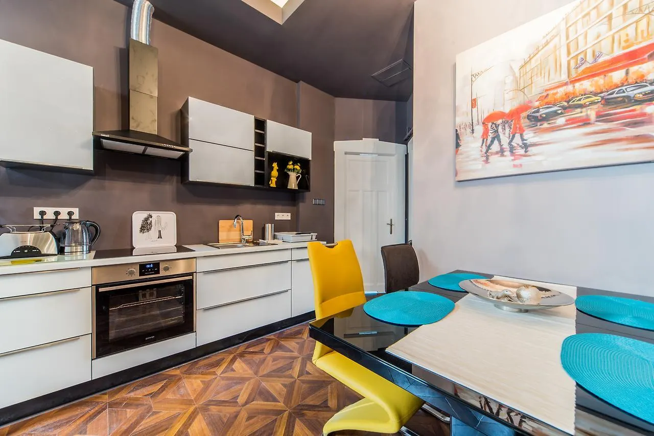 A43 Apartment Budapeste Hungria